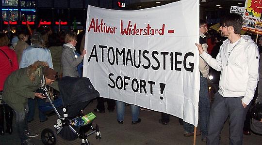 Anti-Atom-Demonstration in Berlin, 12.3.2011 <br/>Foto von Frank Eßers
