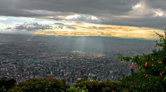 Blick auf Bogota <br/>Foto von Tijs Zwinkels