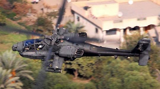 Amerikanischer Apache-Kampfhubschrauber nahe Bagdad