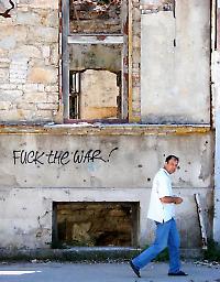 In Mostar sind die Spuren des Krieges noch präsent <br/>Foto von Adam Jones